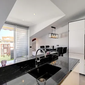  Apartamento Penthouse Deluxe, Carolina Park, España